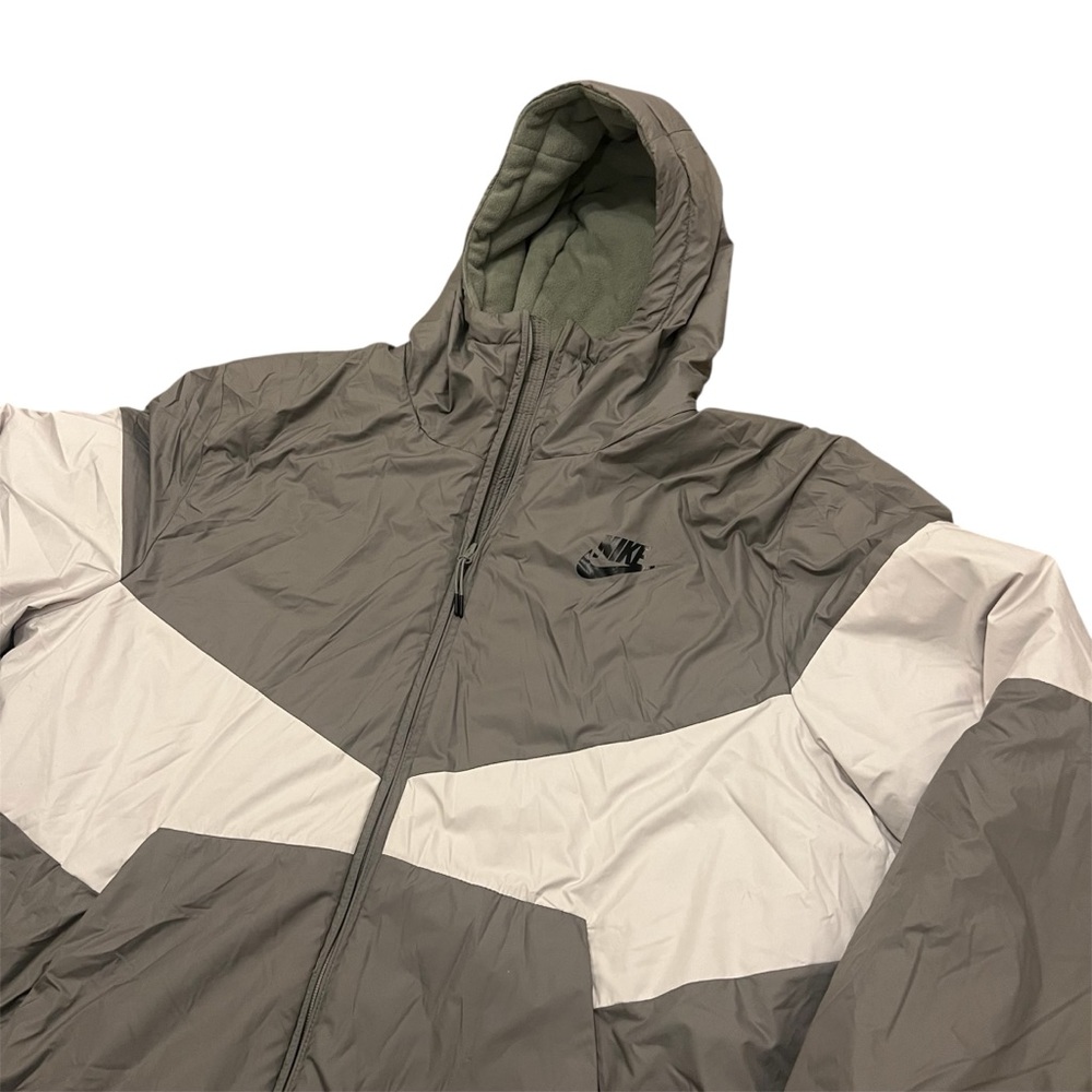 Nike Gray & White Insulated Hooded Jacket
